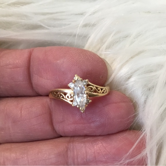 14k Yellow Gold Marquise Diamond Ring - Picture 5 of 16